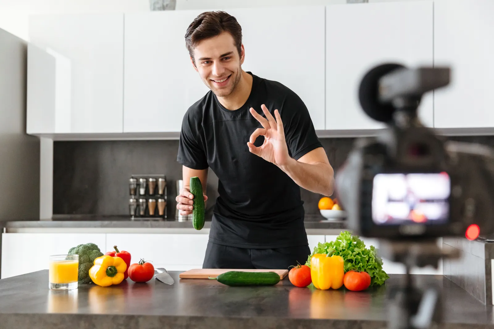 How Food CPG Brands Run Creator Campaigns at Beloved Regional Chains hero image